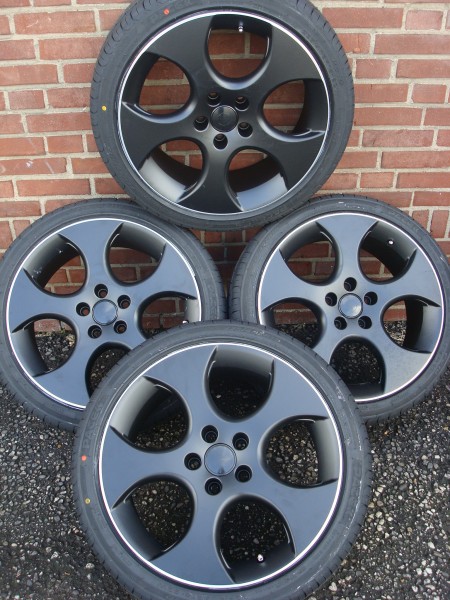 18 Inch GTI Black Velgen en Banden Steek 5x112