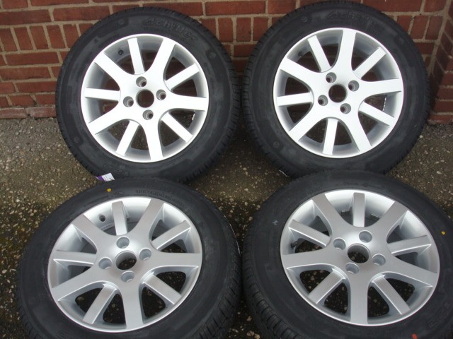 15"Hockenheim Peugeot Velgen en Banden Steek 4x108