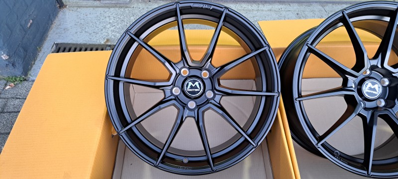 Tesla Model 3 19 inch nieuw zomerset 