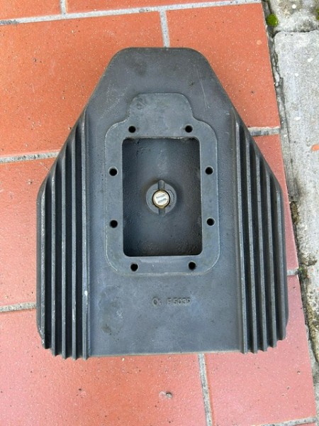 Differential cover for Alfa Romeo Montreal