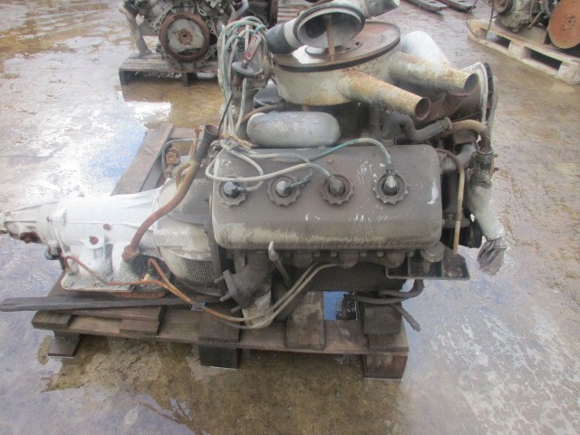 Engine and gearbox Daimler v8