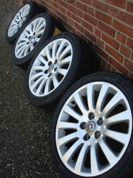 18'' inch Opel Velgen en Banden Steek 5x120