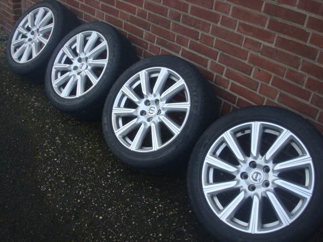 18 Originele Volvo 10-Spoke Silver Diamond Velgen + Banden 5x108