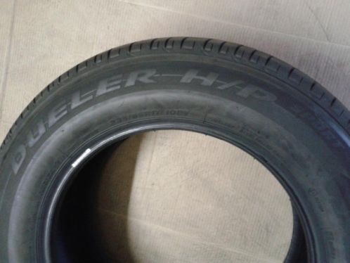 1 nieuwe zomerband Bridgestone 23565-17 108V