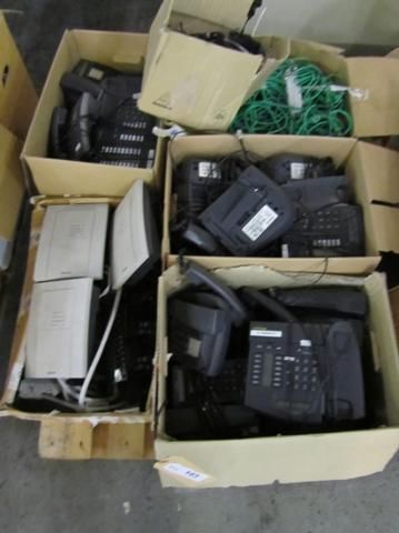 1 Partij telefoons  toebehoren  kabels  SecuVox centrale