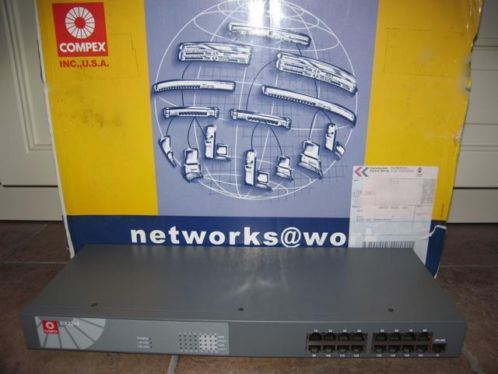 100Mb Ethernet switch 16 poort met uplinkpoort