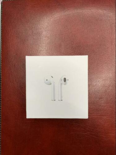 11 Apple Airpods GLOEDNIEUW met apple laadkabel