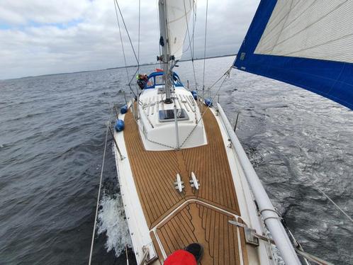 11 meter Zeiljacht Raider 35 met jonge mast en motor