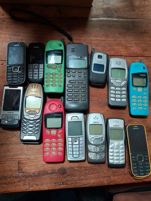 12 Nokia telefoons