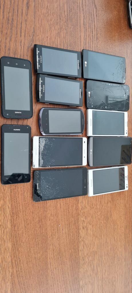 12 stuks LGSonyHuawei telefoons (defect)