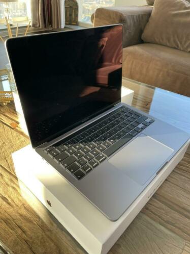 13 Inch Apple MacBook Pro 2020 Touchbar i5 16GB 512 SSD