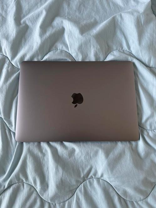 13-inch Macbook Pro, 1,4 Ghz i5, 8GB geheugen, SSD 128GB