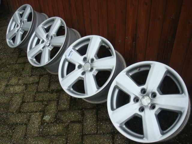 17"inch RS6 Velgen Steek 5x112