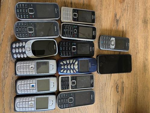 14 mobiele telefoons