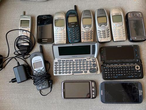 14 mobieltjes oa Nokia in 1 koop