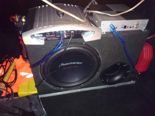 1400 watt400watt RMS woofer met 2500 watt versterker