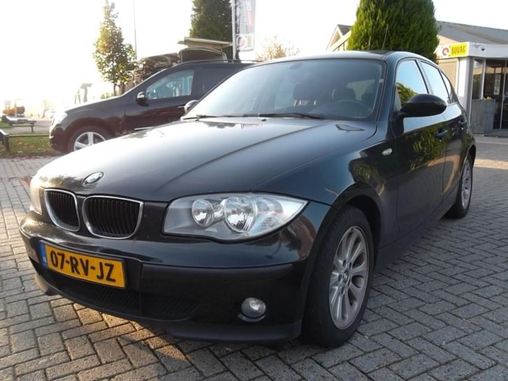 148.000 KM BMW 1-Serie 116i 5-Deurs 2005 Zwart