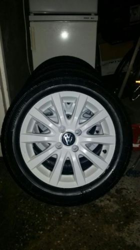 15 ins Volkswagen UP .velgen  banden 