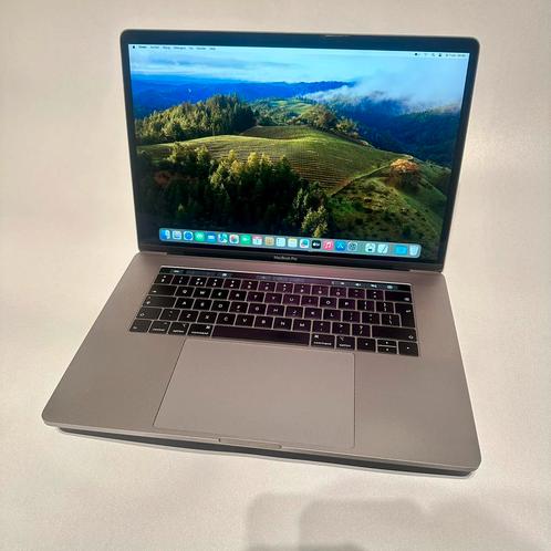 15 MacBook Pro core-i9  Radeon Pro 560X  16GB  500GB