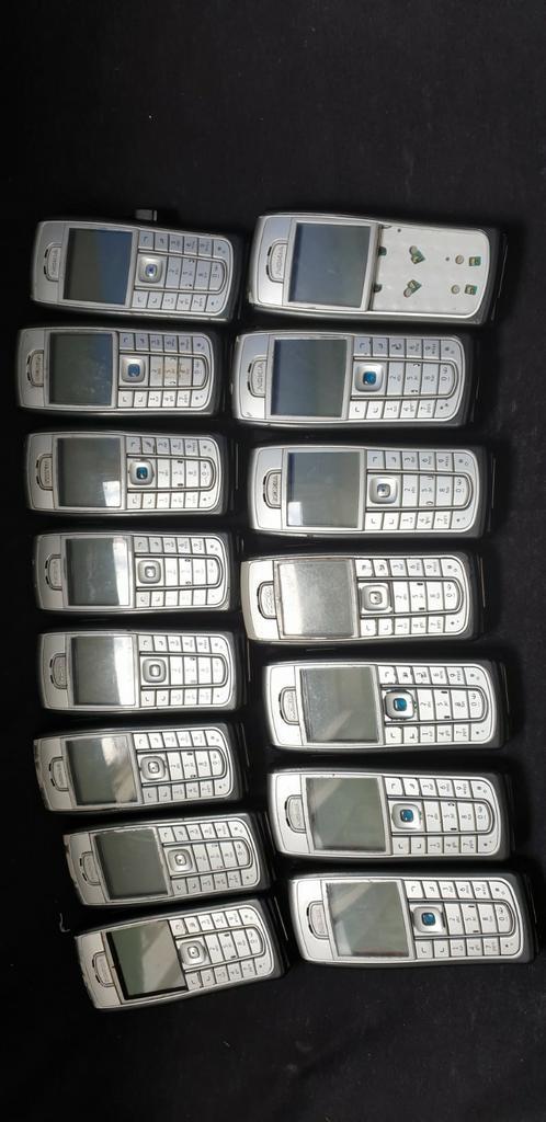 15 NIET werkende en werkende nokia 6230ix27s