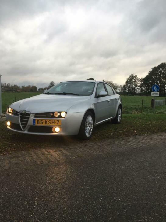 159 2.0 Jtdm  vol zwart leer keurige autoset winterwielen