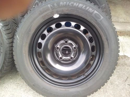 16 inch VW stalenvelgen met Michelin winterbanden Nieuwe