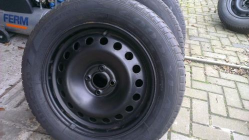 16 inch winterbanden set op velg voor Dacia Logan Sandero