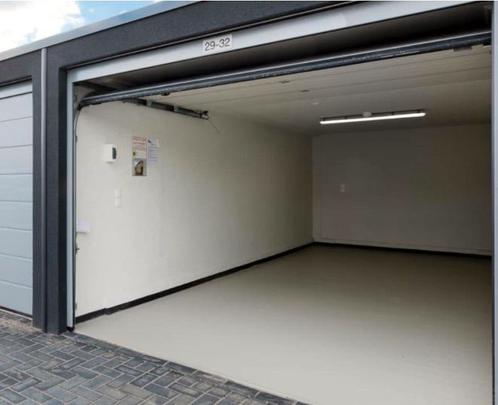 16 m2 garagebox gesoleerd en met toegangsweg