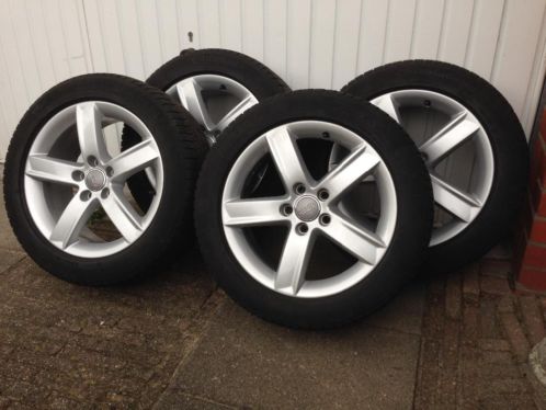 17 Inch 5 spaaks Audi velgen met winterbanden