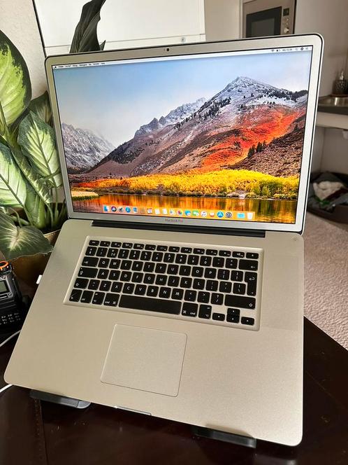 17 Inch MacBook Pro  Core i7