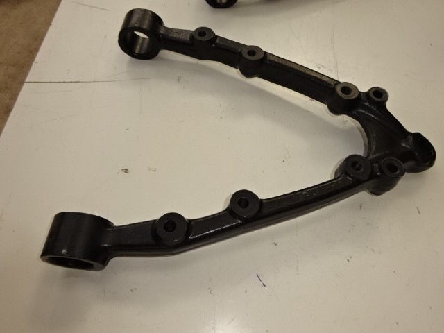Front lower suspension arms Maserati Indy