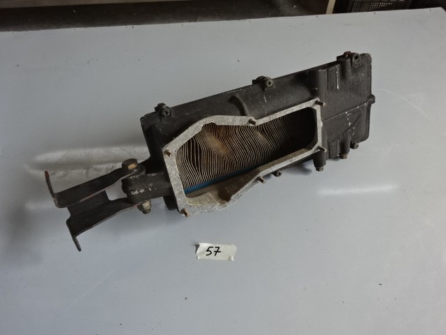 Injection head support for Ferrari 400i