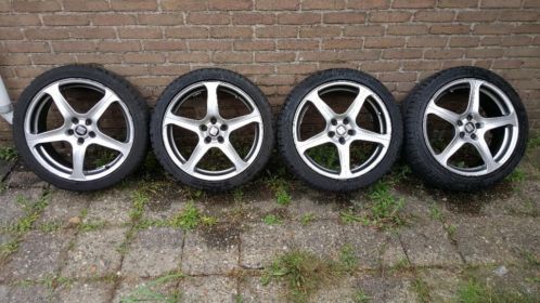 18 inch 5x100 Blackchrome Alnair Velgen met goede banden.