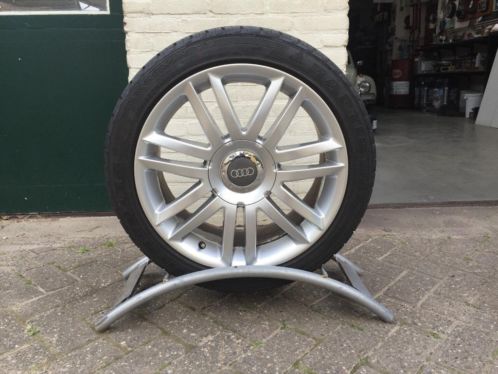 18 inch Audi S8 velgen  banden (ook A4 A5 A6) Passat Golf 