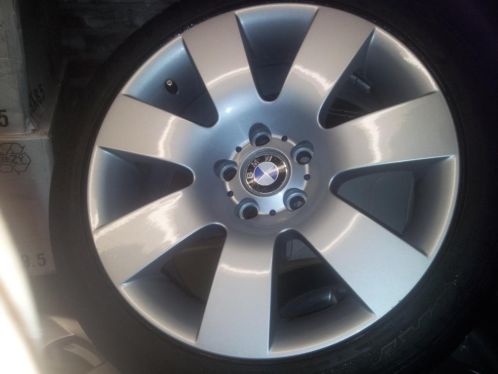 18 inch ORIGINEEL BMW VelgenGoede Banden 5x120 e60 e61 e39