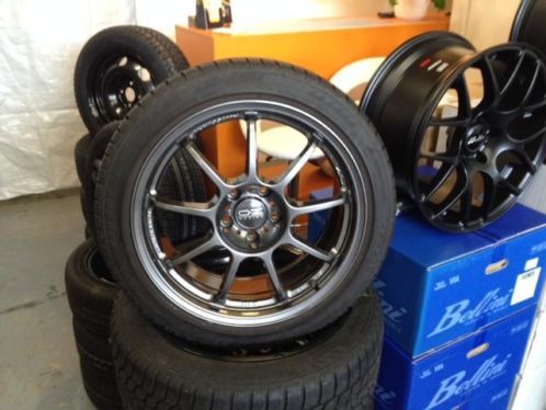 18 inch OZ velgen met winterbanden voor Nissan 350Z 370Z