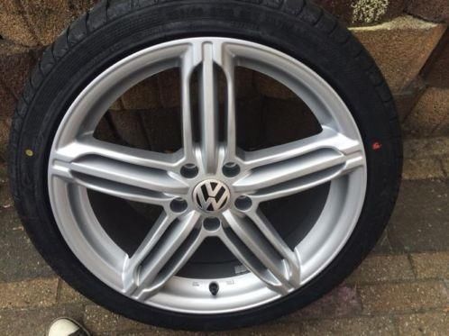 18 INCH VW Golf 5,6,7passat met 2254018 ACCELERA  649,-