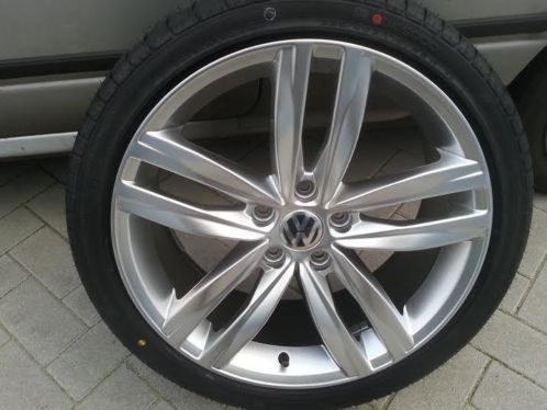 18 INCH VW Golf 7,5,6,Passat 2254018 PIRELLI V.A  775,-