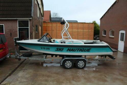 1991 Ski Nautique wakeboardboot met LPG, tower en trailer