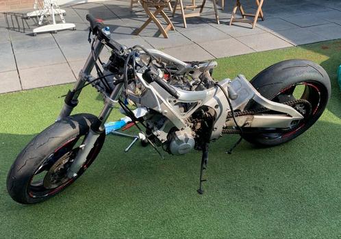 1999 R6 circuit motor met kenteken