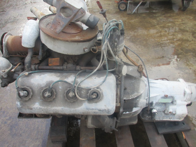 Engine and gearbox Daimler v8