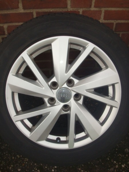 17 inch Original Audi Q2 T-ROC Ve;lgen en Banden Steek 5x112