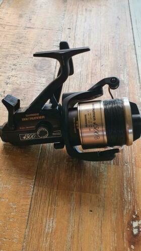 1x shimano 4500b Baitrunner Nieuwstaat 