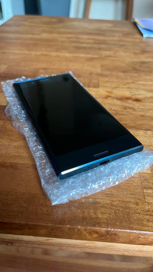 1x Sony Xperia premium 64 GB blauw mobiel zonder oplader