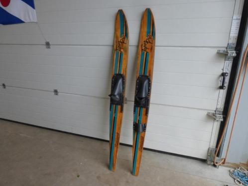 1x stel waterski039s, Taper Pro, Sundash