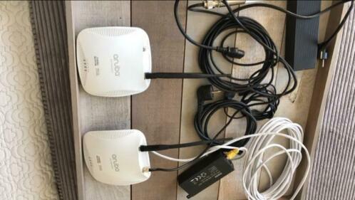 2 Aruba Networks acces points (1 antenne)