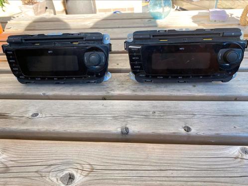 2 auto radios