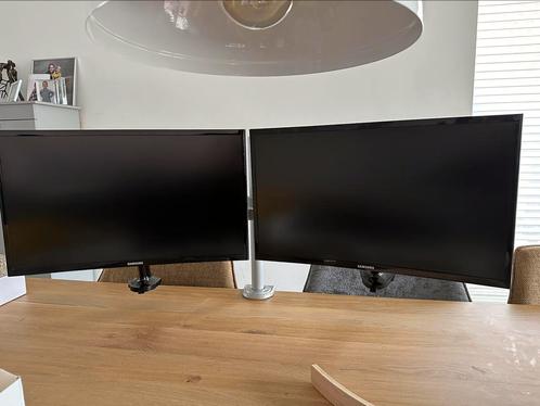 2 curved monitoren op bureaustandaard, Samsung 24