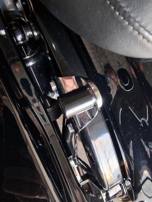 2 dopjes voor Harley Davidson rekjesissybarrugsteun