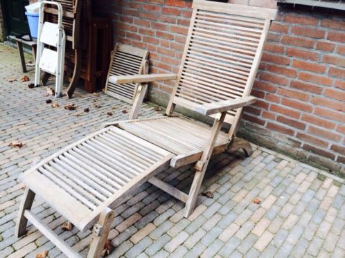 2 houten opklapbare tuin ligstoelen 